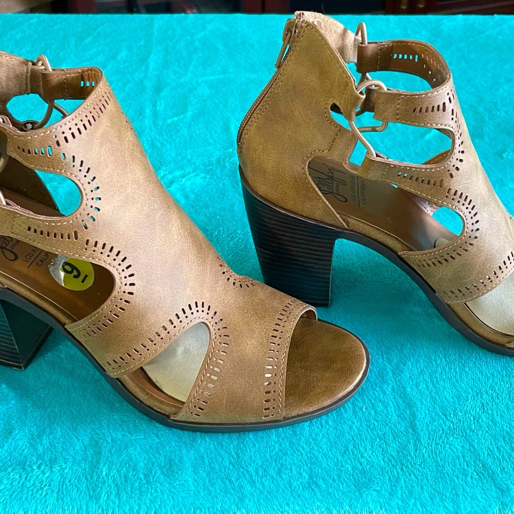 Jellypop Sandals 3 1/2” heel
